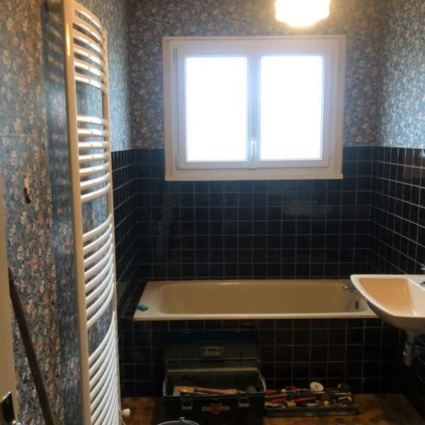 Salle de bains à rénover Golfe de Saint-Tropez