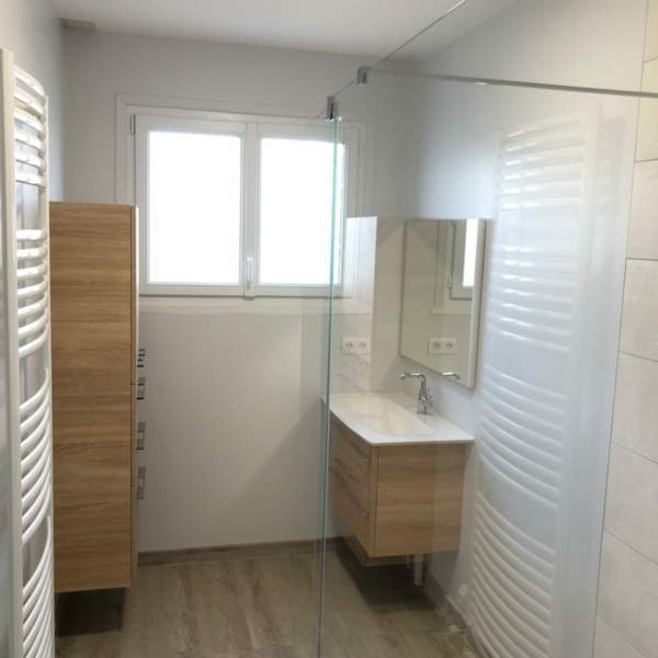 Salle de bains neuve Golfe de Saint-Tropez